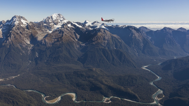 Milford Sound Scenic Flight Mount Cook Tasman Glacier Heli Hike High Above The Valley